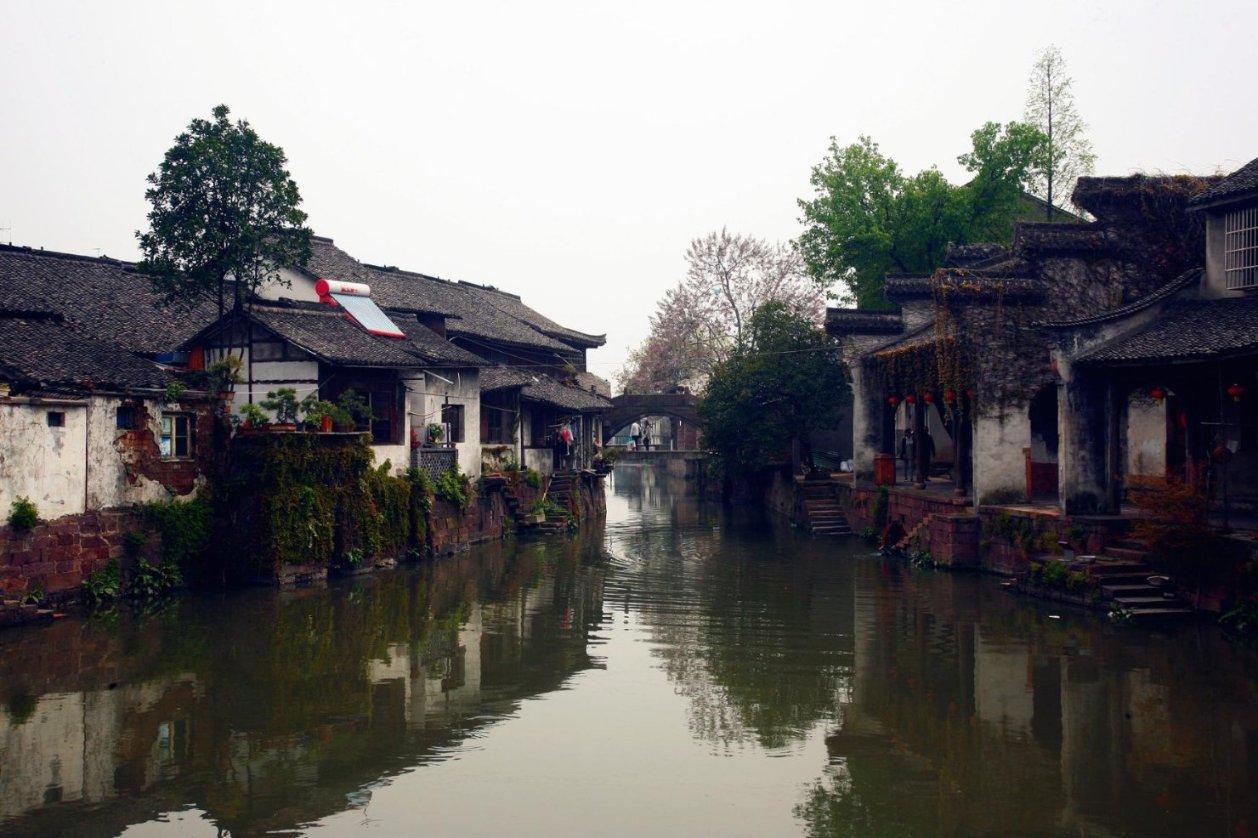 我在小说阅读网写文章，我不是签约作家。如果我写完一本小说，长时间不写新的小说也会被锁定吗